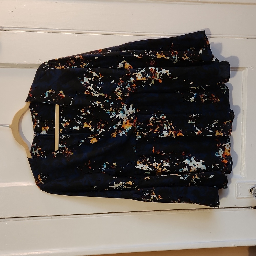 A.N.A FLORAL BELL SLEEVE BLOUSE SIZE MEDIUM NWOT